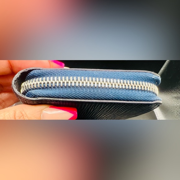 Louis Vuitton Zippy long wallet in blue Epi leather. With silver hardware. VGUC💙 - Picture 6 of 12